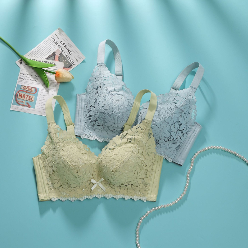 Sutien s košaricama od latexa i čipke, glavni materijal najlon, podstava od spandexa ispod 30%, fiksni dvostruki kaiševi, stražnje četiri reda kopči