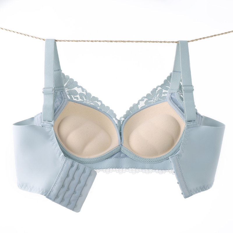 Sutien s košaricama od latexa i čipke, glavni materijal najlon, podstava od spandexa ispod 30%, fiksni dvostruki kaiševi, stražnje četiri reda kopči