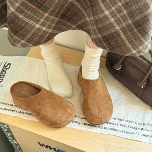 Ženske papuče s debelim potplatom i nosnim kapom, dnevni casual stil, gornji dio od nubuka goveda, potplata od gume, debljina potplata 3–5 cm, zatvaranje Kick