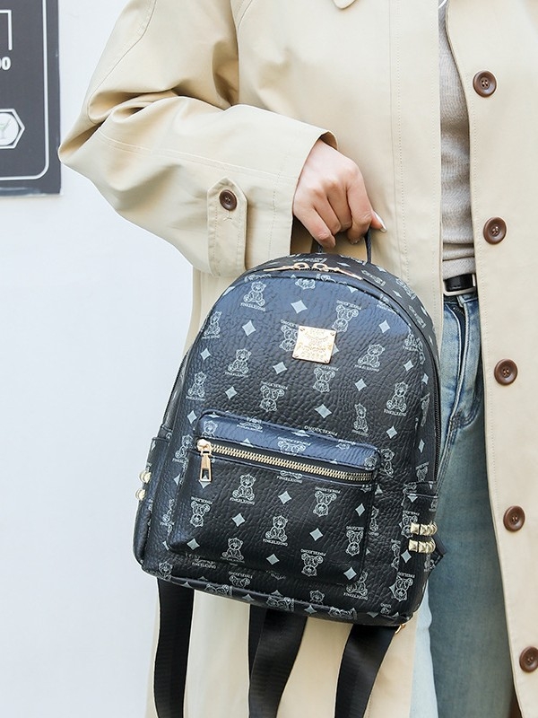 Ženski ruksak od PU materijala, zatvaranje na zip, podstava od poliestera, proljeće 2025 izdanje, unutarnja džep za mobitel.