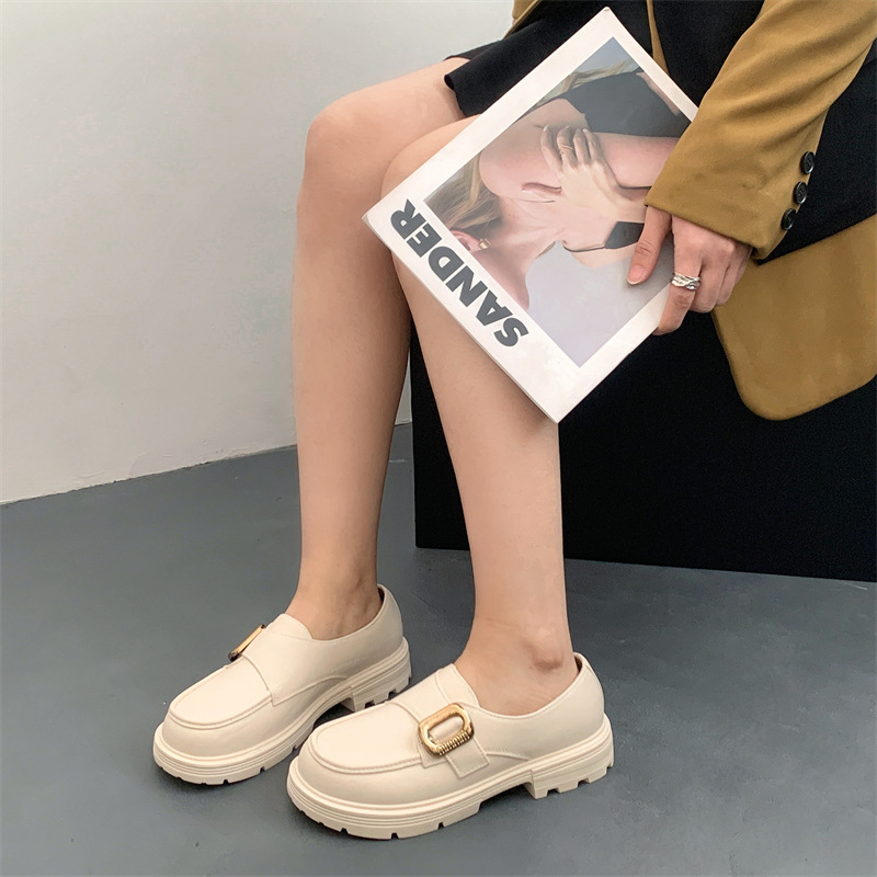 Ženske plošne loaferice s platformom, zaobljeni vrh, niski klin, PVC gornji dio, PU podstava