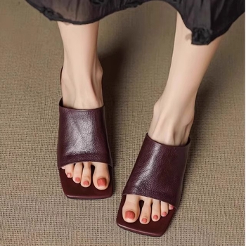Ženske ljetne PU sandale, kvadratnog vrha, 3–5 cm peta, gumeni potplat, gradski stil