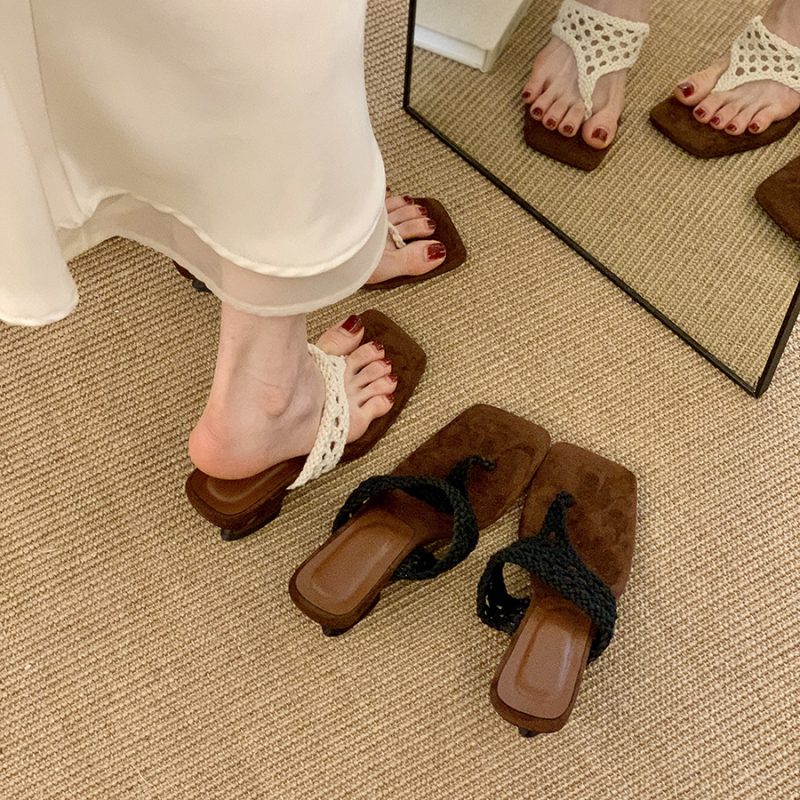 Női klínos szandál – koreai stílusú pánt a lábujjak között, EVA felsőrész, talppal 3–5 cm, nyári kiadás 2025