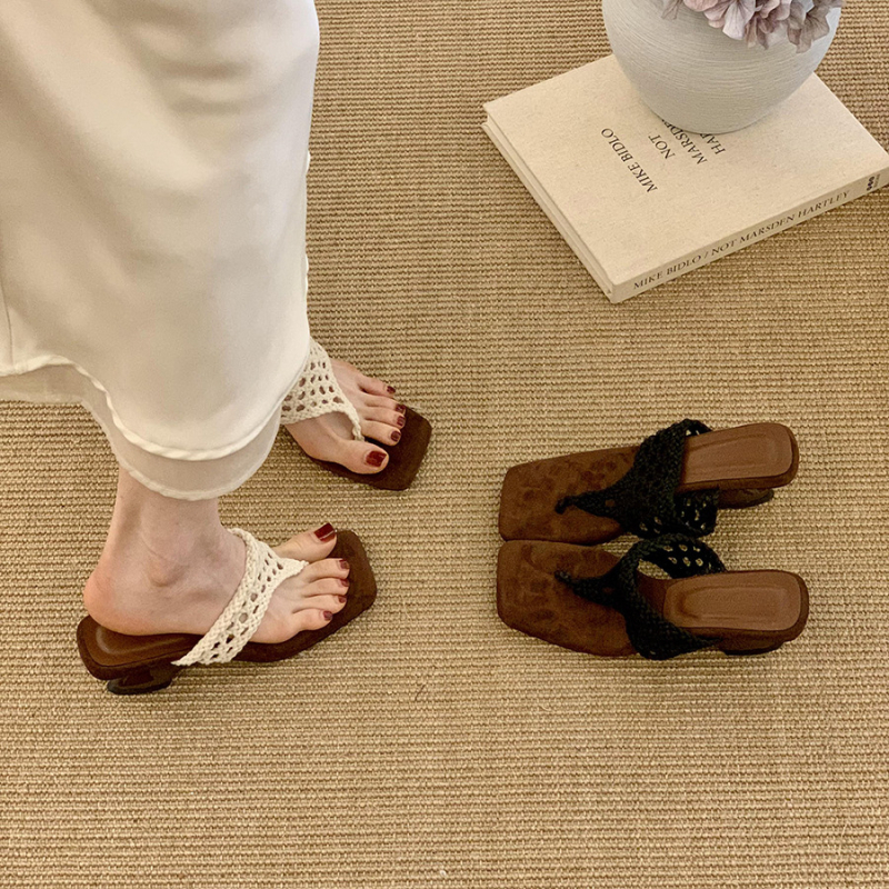 Női klínos szandál – koreai stílusú pánt a lábujjak között, EVA felsőrész, talppal 3–5 cm, nyári kiadás 2025