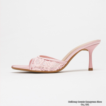 Nyitott ujjas magassarkú szandál hímzett virágos hálós felsőrésszel, vékony stilettó sarok 6-8 cm, TPU talp, testreszabható logó