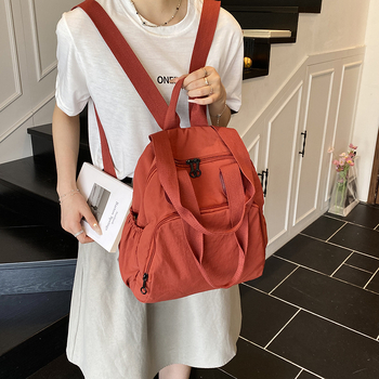 Unisex ruksak velikog kapaciteta, lagane konstrukcije, zatvarač na zip, poliester podstava