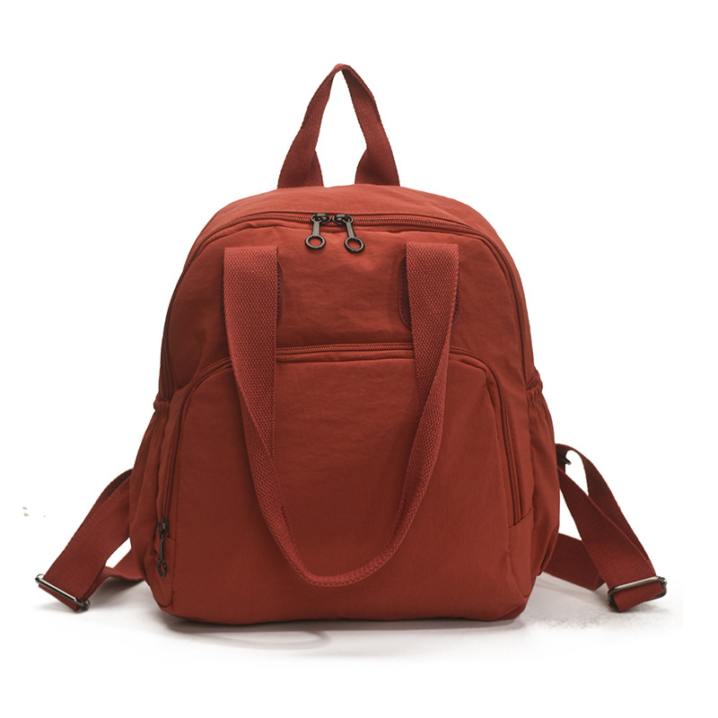 Unisex ruksak velikog kapaciteta, lagane konstrukcije, zatvarač na zip, poliester podstava