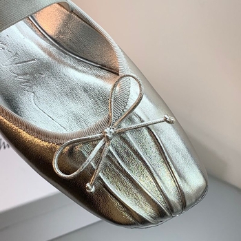 Mary Jane cipő rugalmas pánttal — felsőrész báránybőrből, belső bőr, talp bőr, alacsony kúpos sarok