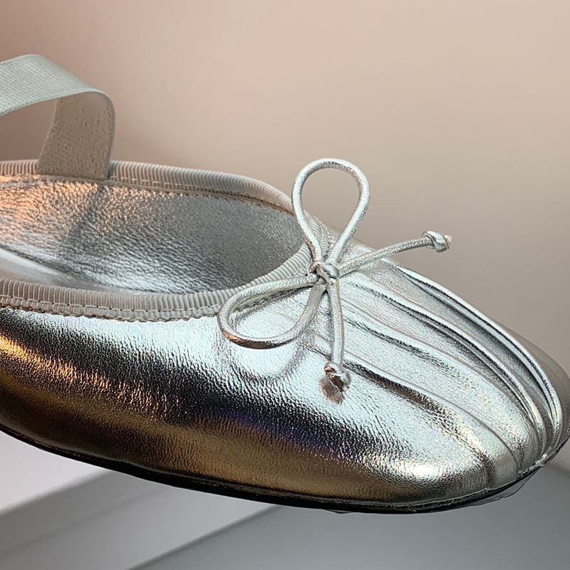 Mary Jane cipő rugalmas pánttal — felsőrész báránybőrből, belső bőr, talp bőr, alacsony kúpos sarok