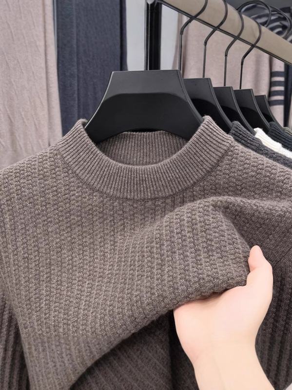 100% gyapjú pulóver, szűkített fazon, kerek nyakú, hosszú ujjú, vastag Jacquard kötés