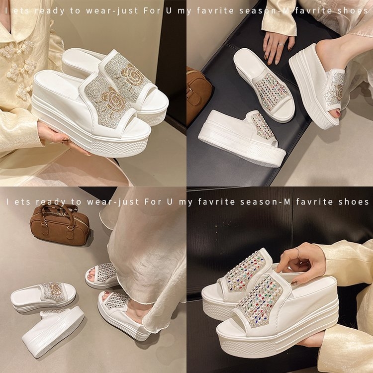 Női halszáj formájú szandál kristályokkal, csúszásmentes platformos klín, belső magasságot növelő talp, PU felsŐrész, gumírozott talp, nyári kültéri viselet