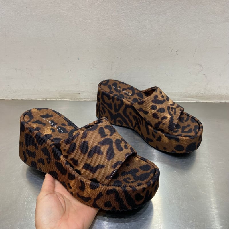 Damske satenske platforme sandale s leopardim uzorkom, okrugla vrh, gumeni potplat