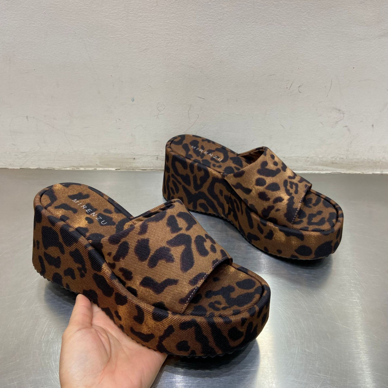 Damske satenske platforme sandale s leopardim uzorkom, okrugla vrh, gumeni potplat
