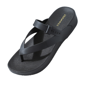 Ženske platformske flip-flop sandale s klinom, PVC gornji dio i đon, jedne boje, injekcijski oblikovan đon, 3-5 cm debljine