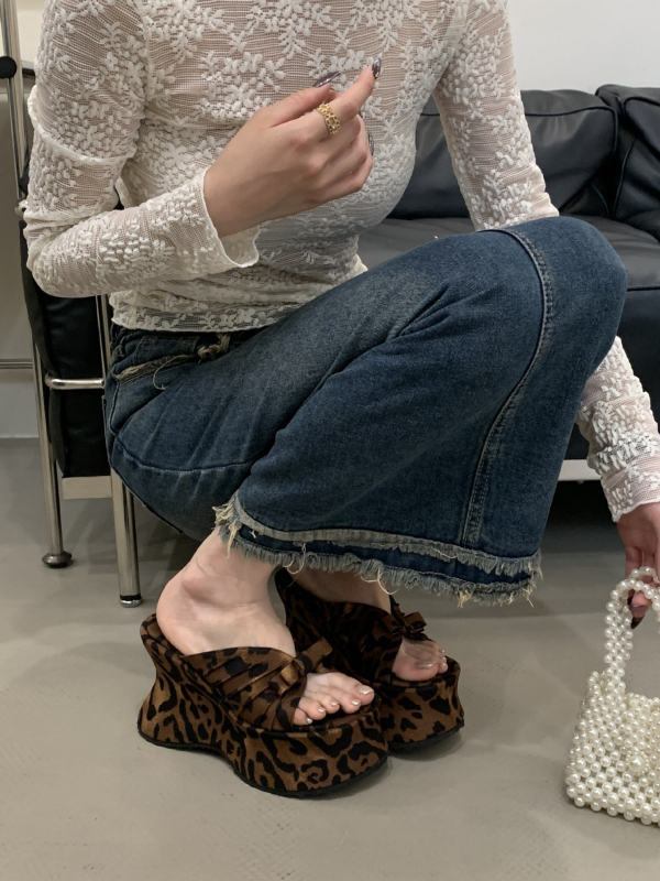Ženske satin platform sandale s okruglim vrhom, gumom potplatom, otvoreni prsti, ljeto 2025