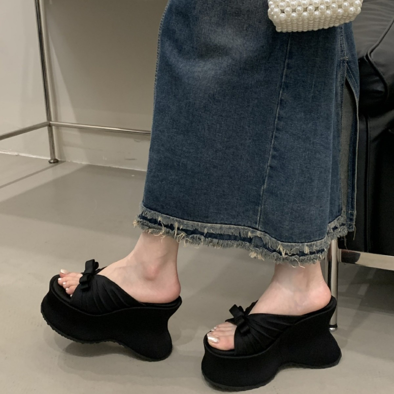 Ženske satin platform sandale s okruglim vrhom, gumom potplatom, otvoreni prsti, ljeto 2025