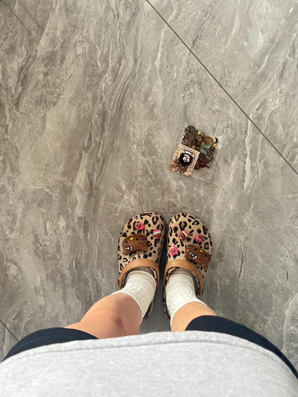 Plažne cipele s protukliznom za žene, sandale s zatvorenim nosom u leopard uzorku, EVA potplat, Baotou stil