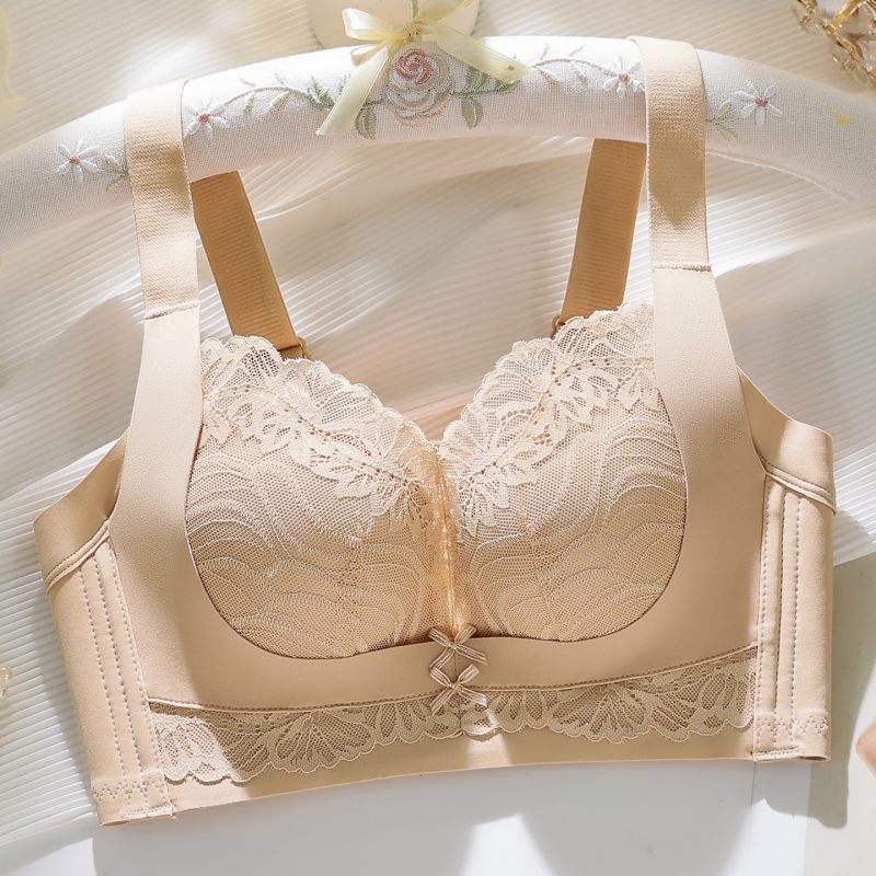 Sutien din dantelă din nailon, fără arc, cu cupă 3/4, cupă turnată cu partea superioară subțire și partea inferioară mai groasă, bretele fixe dublu, închidere din spate cu patru rânduri de cârlige