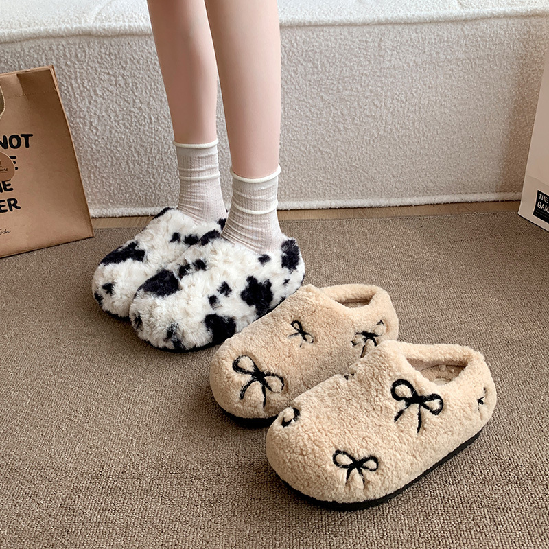 Plišane papuče s temom krave, tople i udobne za nošenje, Slip-On, gornji PU, unutarnji PU, gumeni đon, zaobljeni vrh, ležerni stil