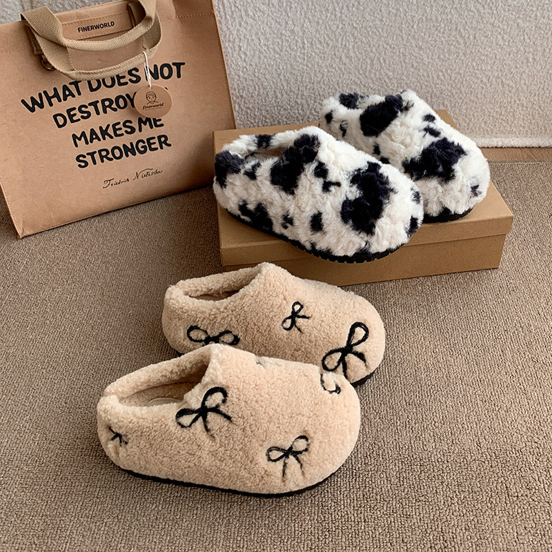 Plišane papuče s temom krave, tople i udobne za nošenje, Slip-On, gornji PU, unutarnji PU, gumeni đon, zaobljeni vrh, ležerni stil