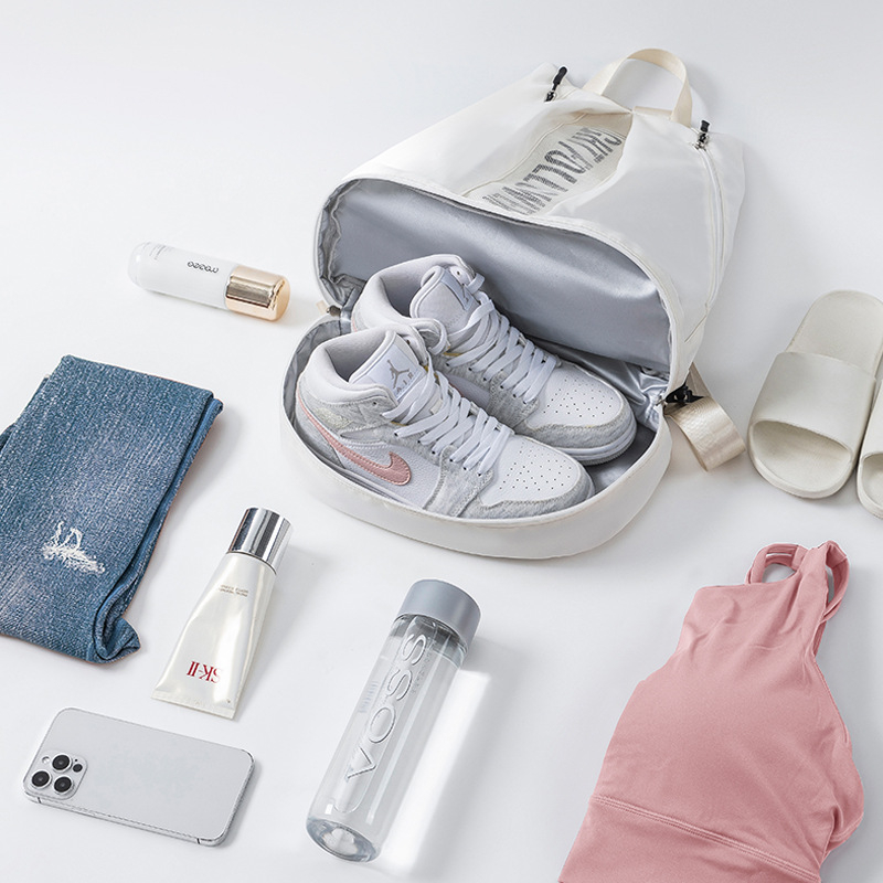 Száraz–nedves elválasztású edzőtáska kézitáska stílusban, nagy kapacitású, poliészter anyagú, többfunkciós utazáshoz, jóga és úszás