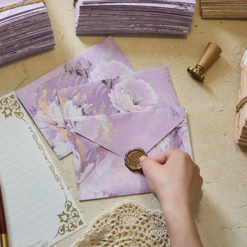 Комплект конверти от серия Цветни писма с златен релеф на специална хартия — модел Конверт сред цветя, ретро стил, подаръчен комплект