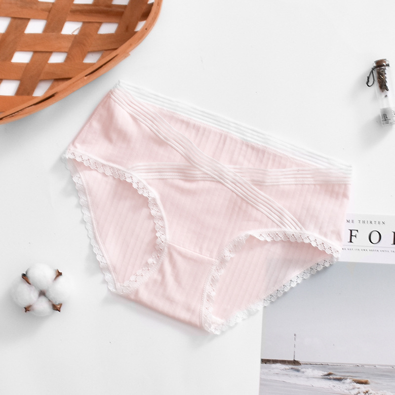 Kismama fehérnemű, alacsony derekú, 100% pamut anyag, szemérem résznél pamut bélés, egész éves viseléshez