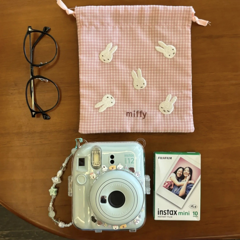 Kozmetikai táska, kocka alakú, pamutból, többfunkciós, aranyos nyuszis hímzéssel, utazáshoz és smink tárolására.