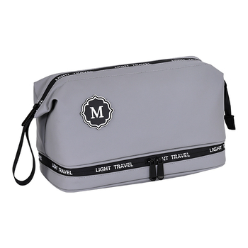 Uniszex neszesszer utazáshoz – kétszintes kialakítás, száraz–nedves szétválasztás, nagy kapacitás, membrán anyag, vízálló