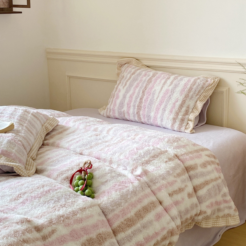 Yingyi Tej velúr négydarabos ágynemű készlet, csíkos mintával, reaktív nyomtatással, skandináv stílus