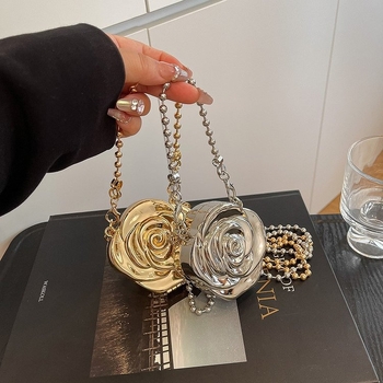 Camellia fém estélyi táska, kör alakú, mágneses zárás, belső ID-zseb, bélés nélkül, kagyló-doboz stílus, 2025 nyár