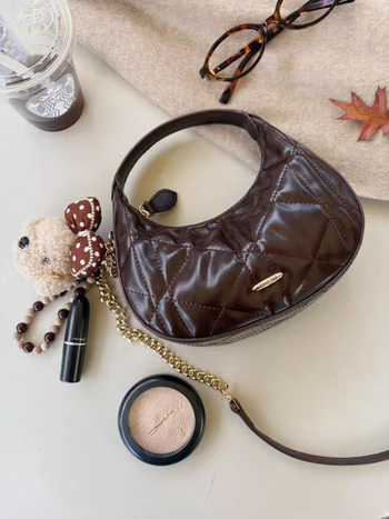 Női estélyi táska dumpling formájú Crescent Crossbody lánccal (PU bőr; Poliészter bélés; Cipzáras záródás; Egy vállpánt; Stílus: érett, kiegyensúlyozott nő)