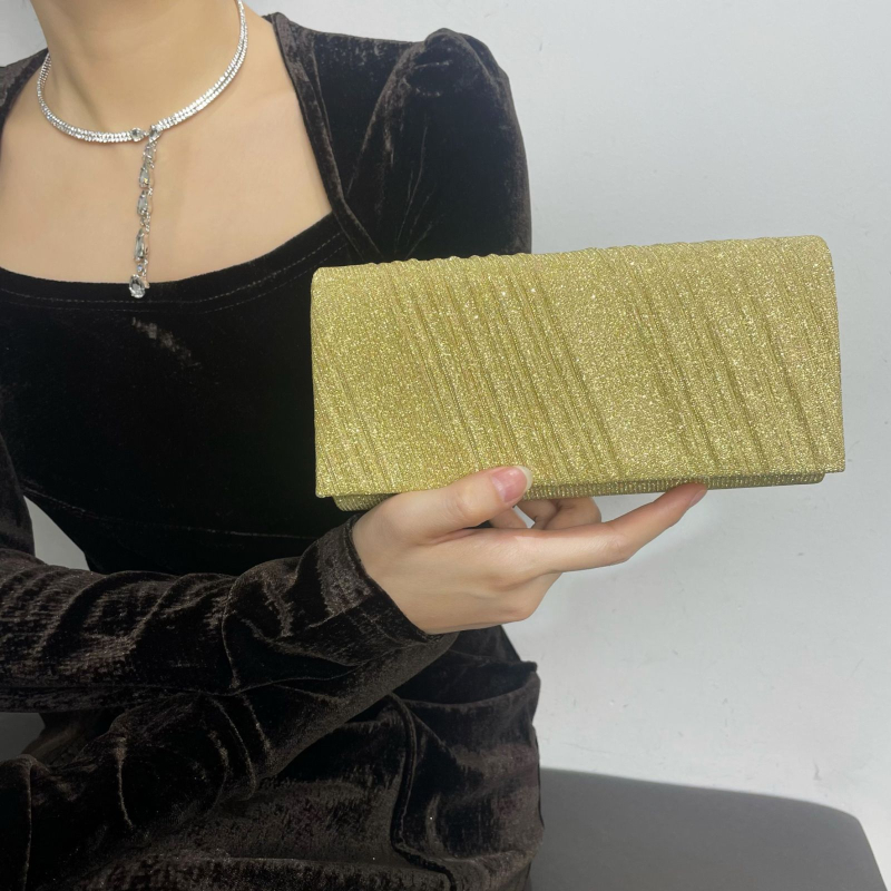 Ženska clutch torba, poliester, horizontalni kvadratni oblik, magnetska kopča, unutarnja pretinica za ID