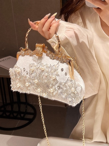 Čipkasta clutch torbica s bisernim izvezom, školjkast oblik, zaključavanje, džep za ID, poliester podstava