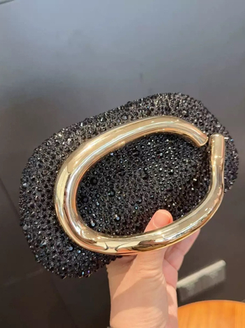 Večernja torbica s kristalima, magnetsko zatvaranje, horizontalni kvadratni oblik, poliester, podstavljena mikrovlaknastom sintetičkom kožom, unutarnji džepovi za telefon i dokumente, svestran dizajn za mix-and-match