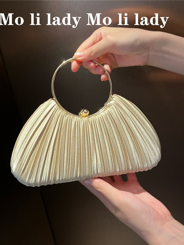 Geantă din PVC, siluetă pătrată orizontală, deschidere deschisă, căptușeală poliester, două curele de umăr