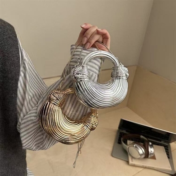 Crossbody torba u obliku mašne, akrilna, magnetsko kopčanje, unutarnji džep sa zatvaračem, za žene