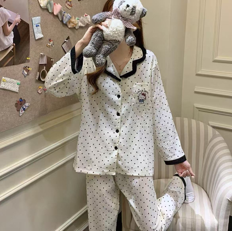 Japanski cvjetni pižama set u kardigan stilu, cloud cotton tkanina, dugi rukavi i hlače, 95–100% poliester
