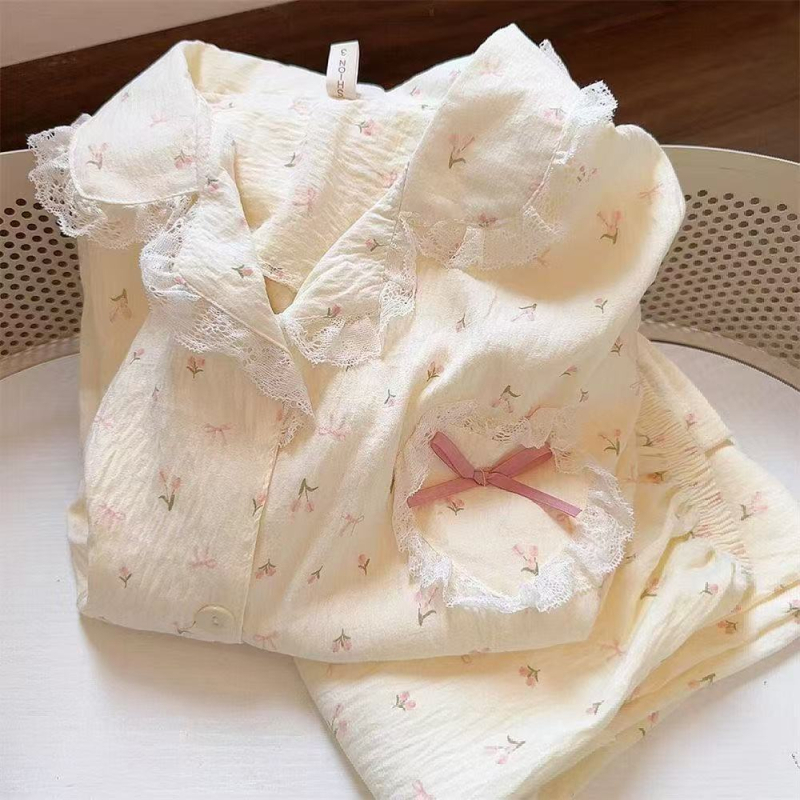 Japanski cvjetni pižama set u kardigan stilu, cloud cotton tkanina, dugi rukavi i hlače, 95–100% poliester