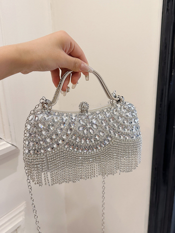 Akrilna mala horizontalna kvadratna torbica s crossbody remenom, skriveni džep na zip i zaključavanje.