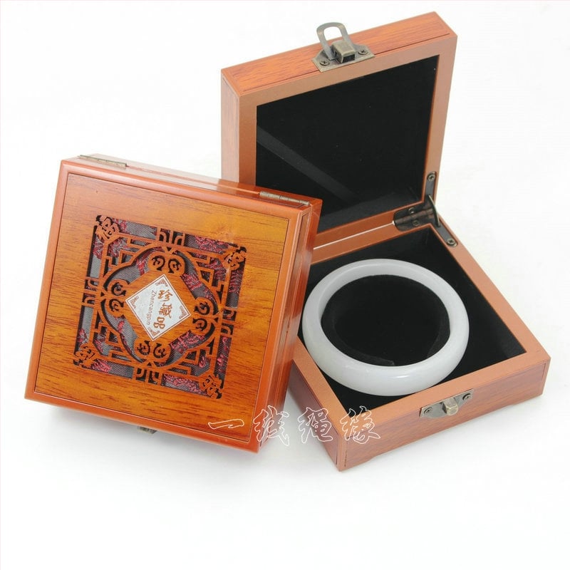 Cutie din lemn pentru brățări și coliere — cutie de prezentare pentru bijuterii, de la Aolan Jewelry