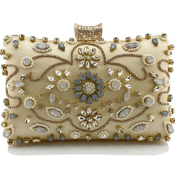 Večernja clutch torbica s perlama i dijamantima, svilen vanjski dio, poliester podstava, vodoravni kvadratni oblik, unutarnji džep za telefon, zaključavanje
