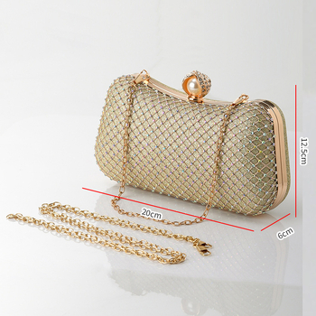Crossbody večernja torbica s dijamantnom mrežom — geometrijski oblik, jastućast dizajn, poliester materijal, poliester podstava, trodimenzionalni vanjski dio torbice, zaključavanje (Poliester; Poliester podstava; Jastućasti dizajn; Trodimenzionalni vanjski