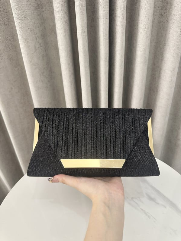 Poliesterska večernja torbica tipa pismo, vanjski poliester, horizontalan kvadratni oblik, zatvaranje poklopcem, proljeće 2025