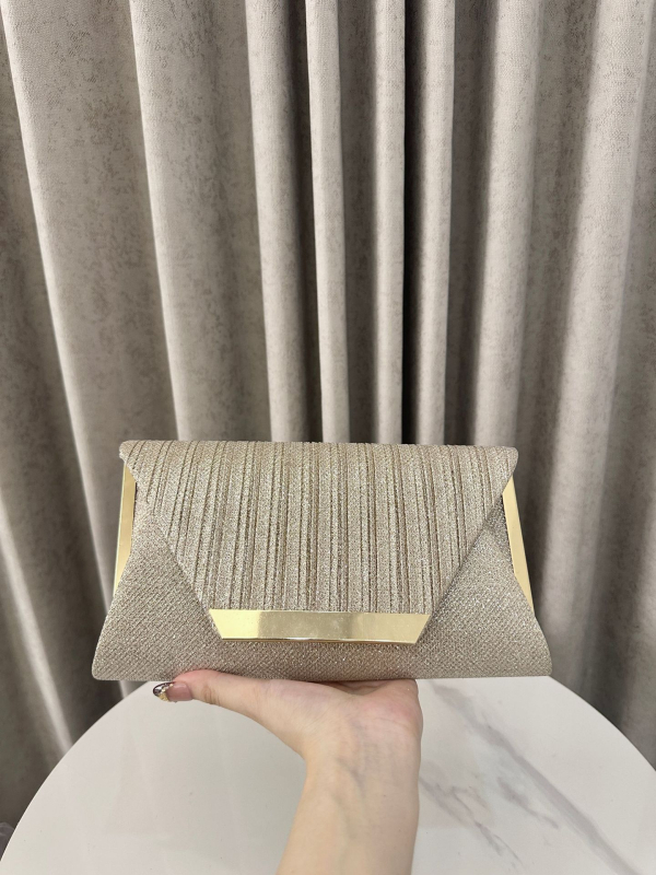 Poliesterska večernja torbica tipa pismo, vanjski poliester, horizontalan kvadratni oblik, zatvaranje poklopcem, proljeće 2025