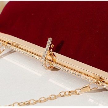 Baršunasta večernja clutch torbica, zrel ženski stil, horizontalni kvadratni oblik, zatvarač, unutarnja džep s zatvaračem, baršunasta podstava