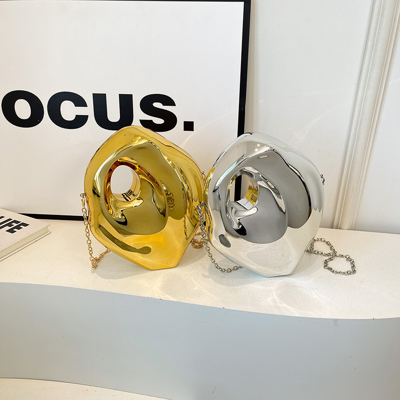 Akril Crossbody kutija torba – kamena forma, magnetsko zatvaranje, unutarnji džepovi za telefon i osobnu iskaznicu, bez podloge, ljeto 2024