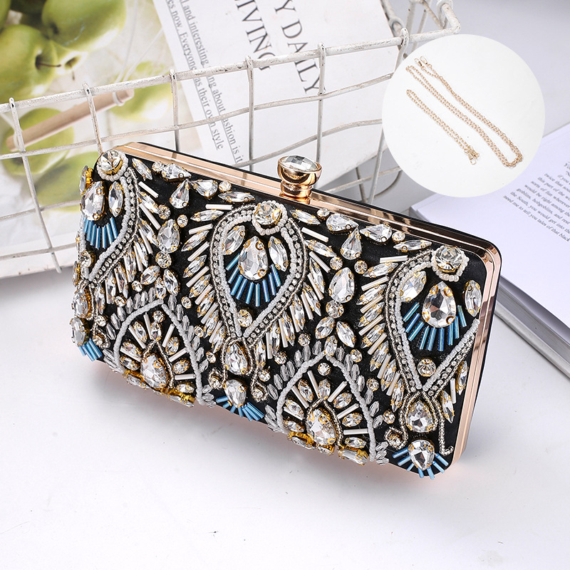 Večernja clutch kutijskog stila, telo od poliestera, satinska podstava, tvrdi kućište, pretinac za mobitel