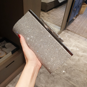 Clutch torbica sa rhinestones, horizontalni četvrtast oblik, zatvaranje na klik, poliesterska podstava, pretinac za mobitel