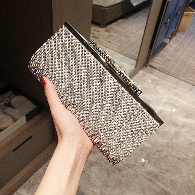 Clutch torbica sa rhinestones, horizontalni četvrtast oblik, zatvaranje na klik, poliesterska podstava, pretinac za mobitel